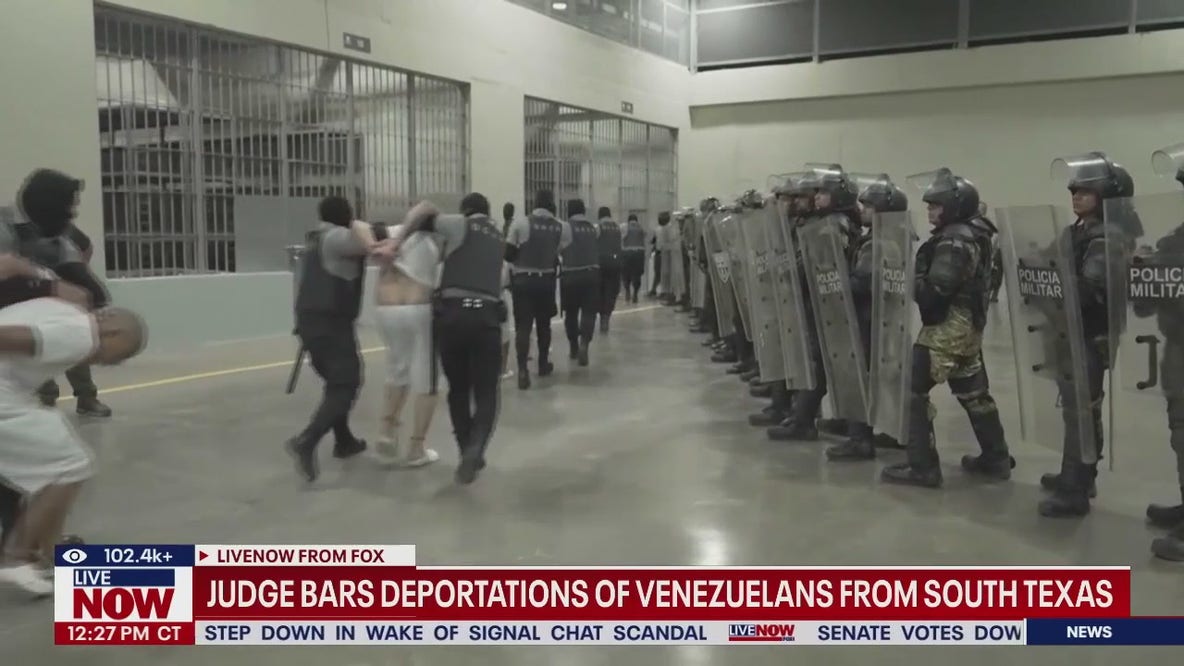 Judge bars deportations from Texas to El Salvador